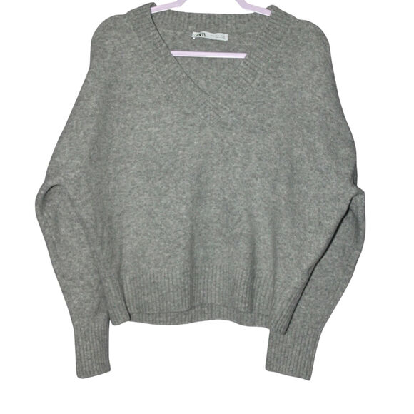 Zara Sweaters - Zara Crop Top Sweater Warm V Neck Size M